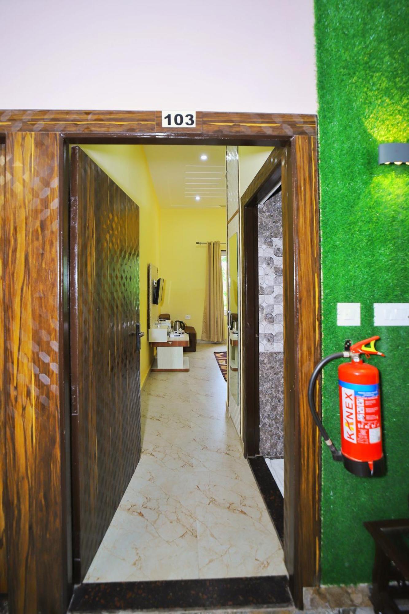 The Orchid Retreat Apartment Agra  Exterior photo